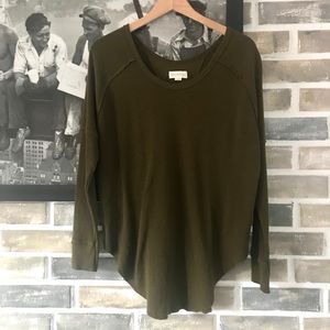 Aritzia Golden TNA top.